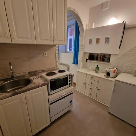 Limona Apartment *